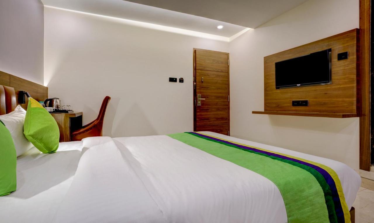 Treebo Castle Rock Inn Mumbai Exterior photo